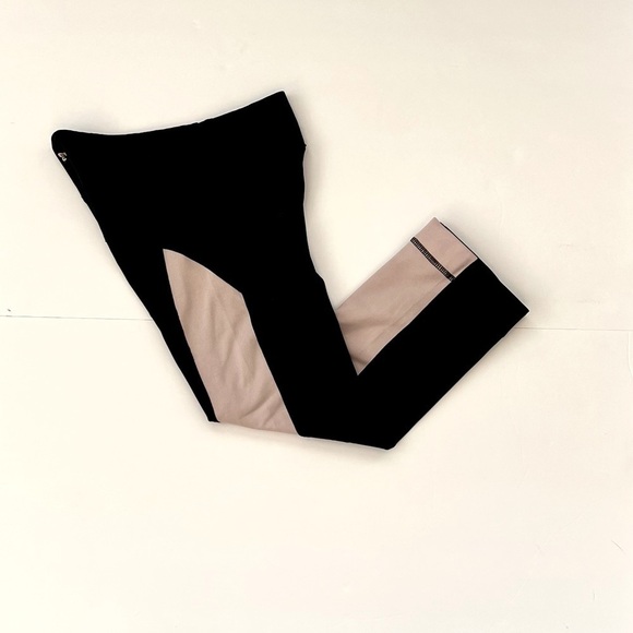 Lilly Pulitzer Yoga Capris Pink & Black Size XS - Picture 3 of 7